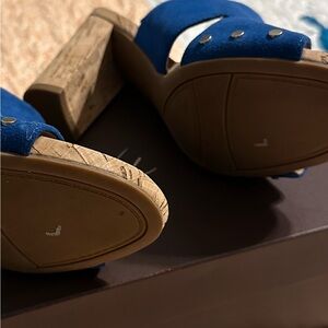 Cute sandals barely worn